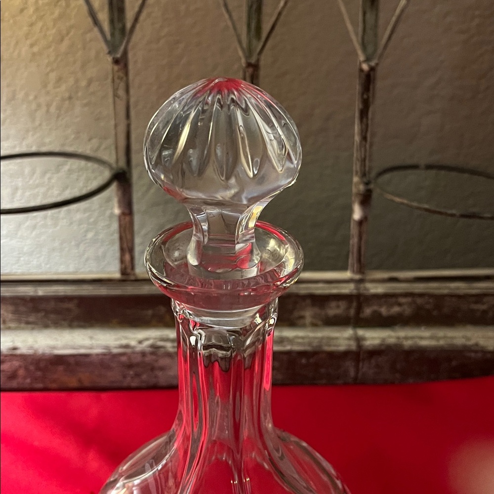 Elegant Crystal Decanter with Stopper,Vintage - Picture 3 of 7